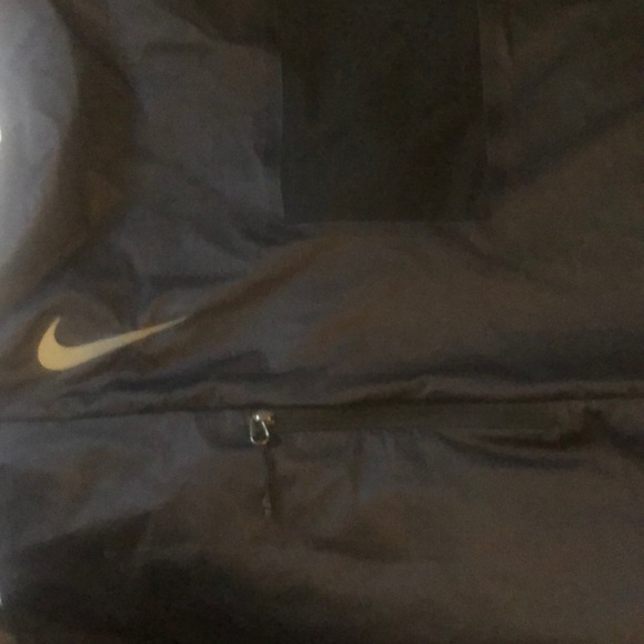 Nike Tech Pack Packable Reflective Running Jacket - Picture 8 of 15